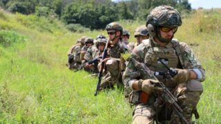 Сталевий кордон зайшов у Тополі та Строївку: як беруть у полон росіян та знищують техніку