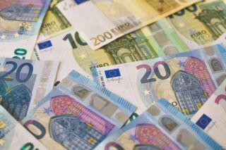 Припинення виплат українцям у Польщі: що про це відомо 