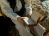 Не став дитинство малюка на паузу. Уривок з книги Сяйво свідомого я. Як зцілити душу, тіло та розум ізсередини