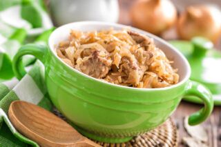 Тушкована капуста