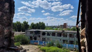 Росіяни перекидають техніку та резерви у Маріуполь: до чого готуються