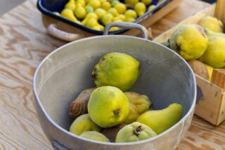 Що робити з айвою: рецепти страв з айви