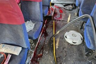 Російські окупанти обстріляли маршрутку в Херсоні: є постраждалі