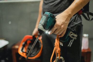 Яких професії не вистачає в Україні: які вакансії мають найбільший попит