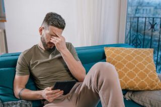 Психологічне насилля тещі над зятем: як проявляється та що роботи