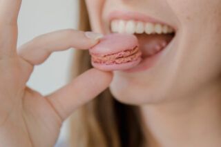 Які продукти шкодять здоров’ю зубів та чому: що провокує карієс