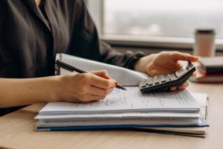 МВФ назвав сценарії розвитку економіки України у 2-24-2025 році