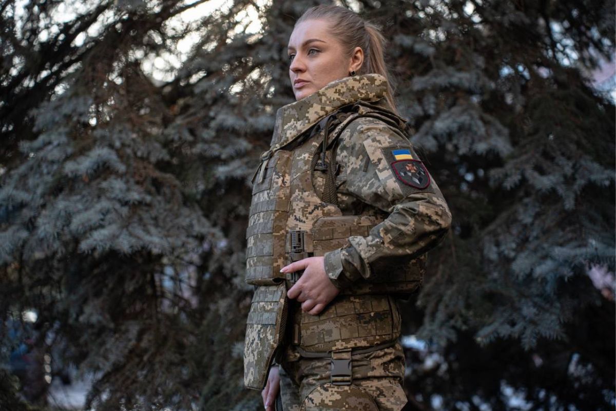 Міноборони сертифікувало перший бронежилет для військовослужбовиць
