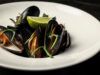Как правильно есть мидии: особенности употребления вкусных морепродуктов