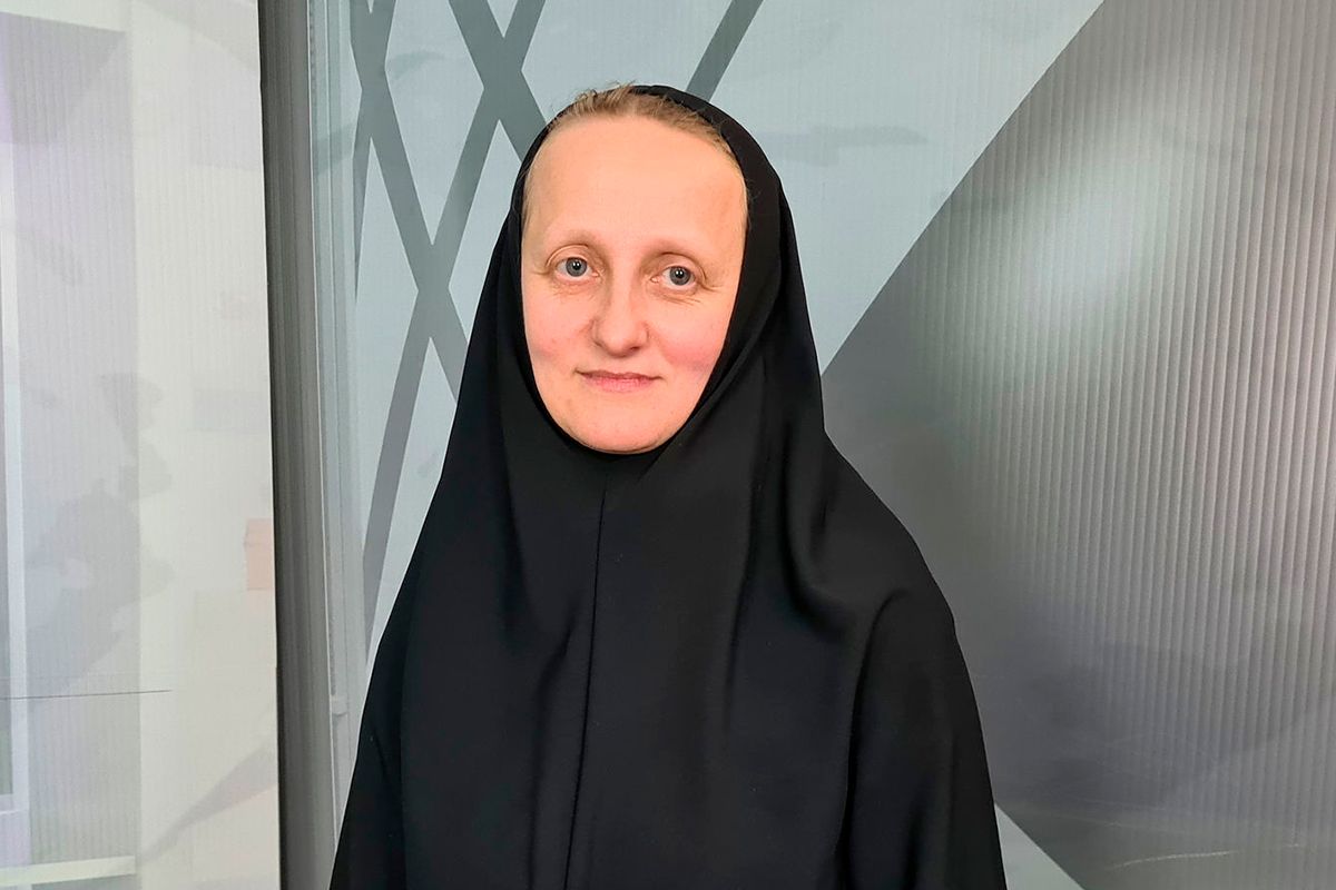 реклама монашка