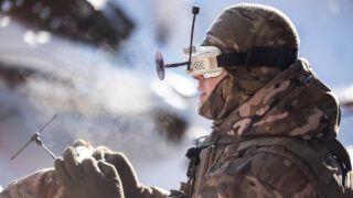 українці збирають дрони вдома