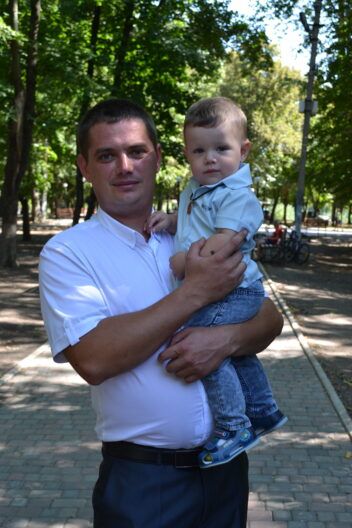 Письмо папе, который стал ангелом: “Я не знаю, что такое война. Слышал только от взрослых, что это очень страшно. Но я не боюсь”