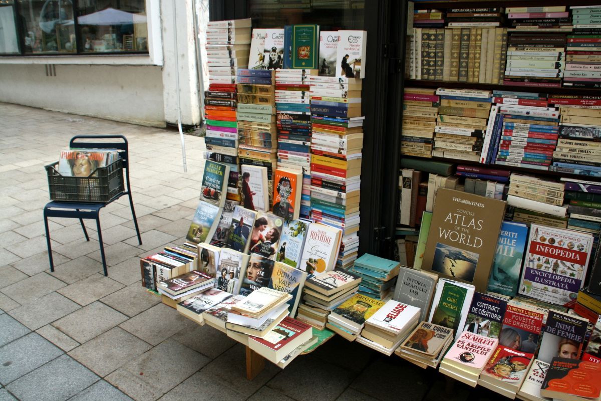 Що почитати — добірка книг від ведучих та акторів СТБ