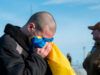 За два роки — це перші обійми! Емоції захисників та їхніх рідних після обміну 31 січня