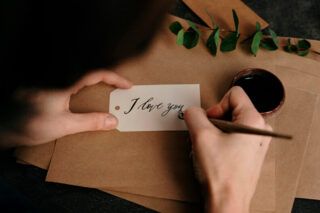 Через тисячі літ лиш приходить подібне кохання… Привітання з Днем святого Валентина