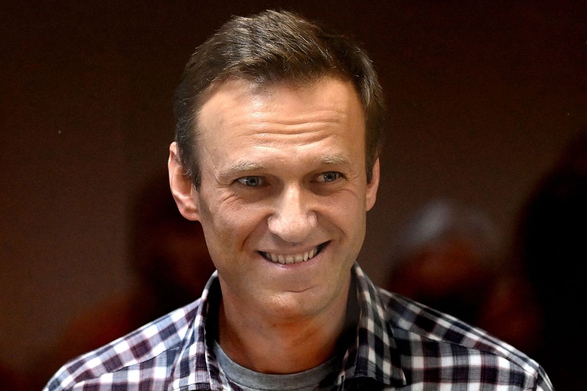 Навальний помер