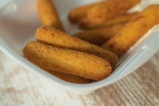 Сирні палички — покроковий рецепт у домашніх умовах