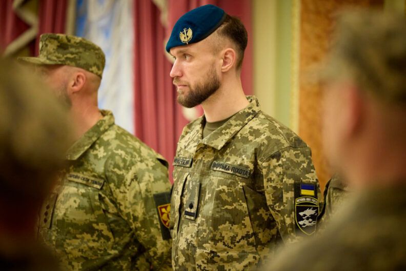 Чи святкують 23 лютого в Україні