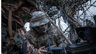 Бійці роти Black Raven розвалюють бліндажі росіян — відео