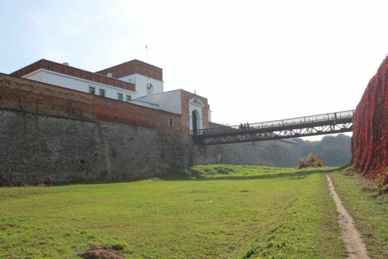 Куди поїхати на вихідні в Україні