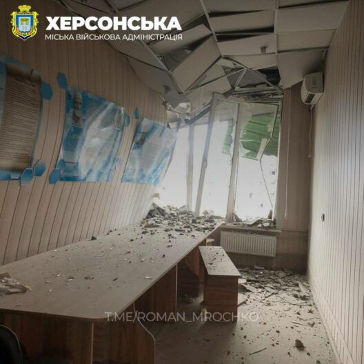 Сколько можно издеваться над нами! Мирное население Херсона не сдерживает слез из-за обстрелов