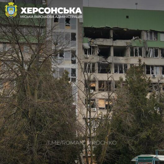 Та скільки можна знущатися з нас! Цивільні херсонці не стримують сліз через обстріли