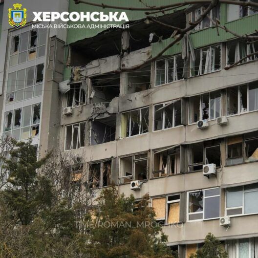 Сколько можно издеваться над нами! Мирное население Херсона не сдерживает слез из-за обстрелов