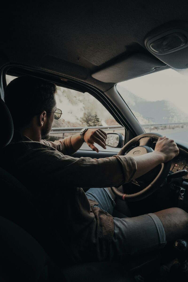 Чи потрібно прогрівати машину влітку: відповідь інженера