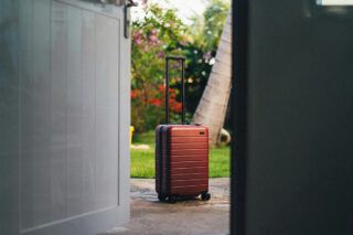 Студенти від 18 до 22 років зможуть виїхати за кордон