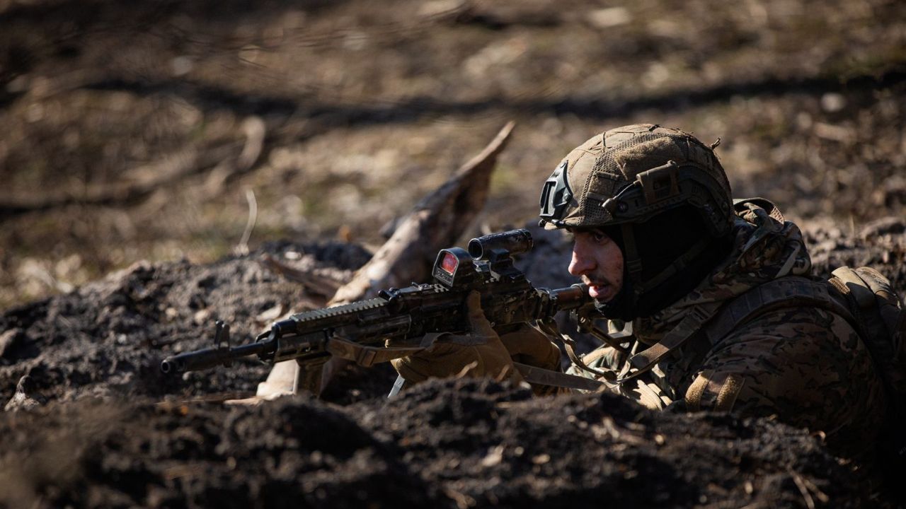 Бійці 93 бригади показали кадри штурмів з нашоломної камери