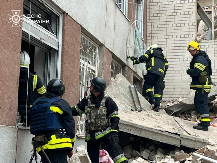 18 загиблих та десятки поранених! Удар по Чернігову 17 квітня: оновлення