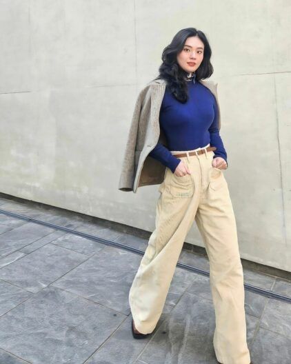 Тренди штанів сезону весна-літо 2024: пари, які можна додати до щоденної капсули Фото 16 до: Вельвет