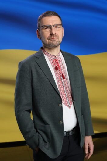 Символ нации, оберег и часть каждого из нас! Как украинские звезды поздравили с Днем вышиванки 2024 — подборка фото