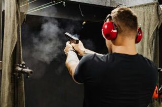 чи можна отримати дозвіл на зброю військовослужбовцю