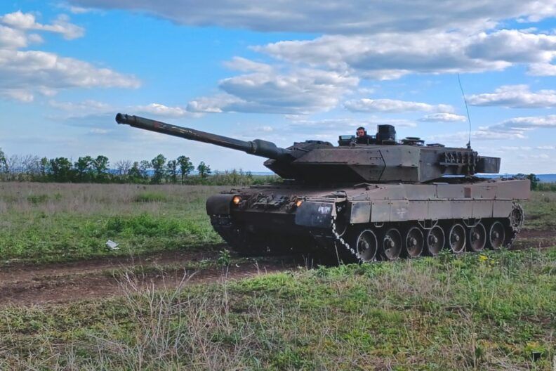 Іспанія анонсувала для України поставку танків Leopard — скільки і коли