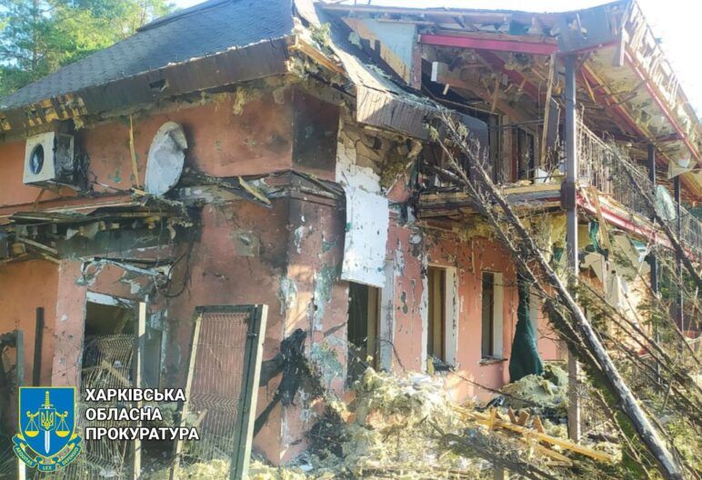 Повреждена база отдыха, есть погибшие. Взрывы в Харьковской области: что известно