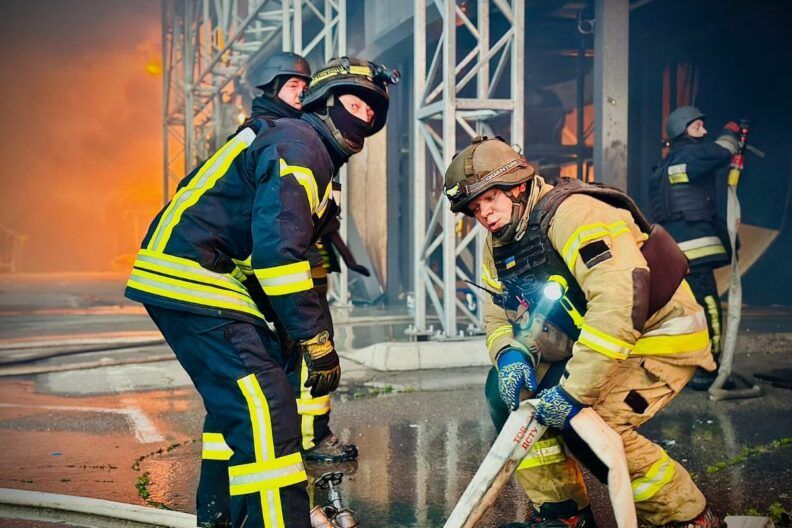 Росіяни всю ніч били по Херсону — останні новини за сьогодні