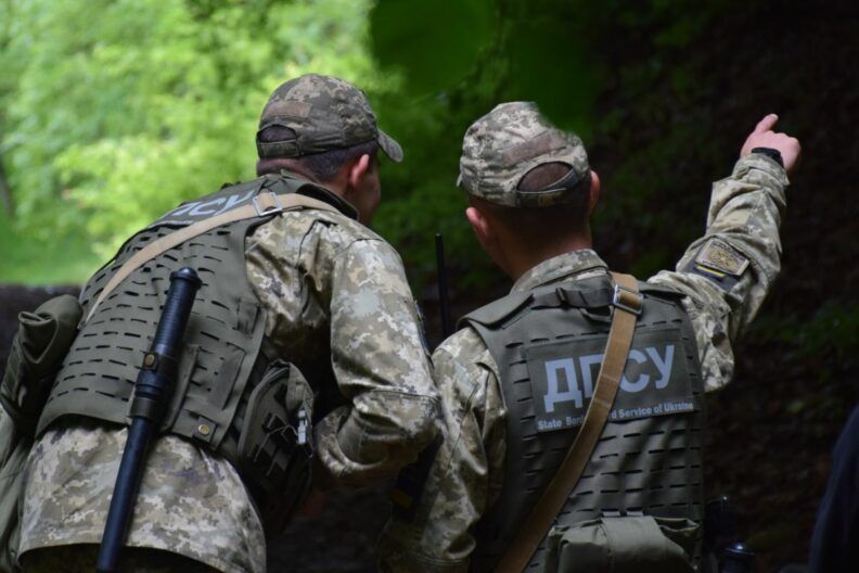 Подвійне громадянство: чи дозволено виїзд з України