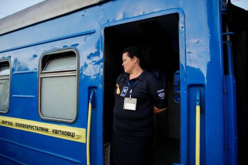 Мы не забываем о вас: Укрзалізниця запустила поезд Жовта стрічка в Донецкую область