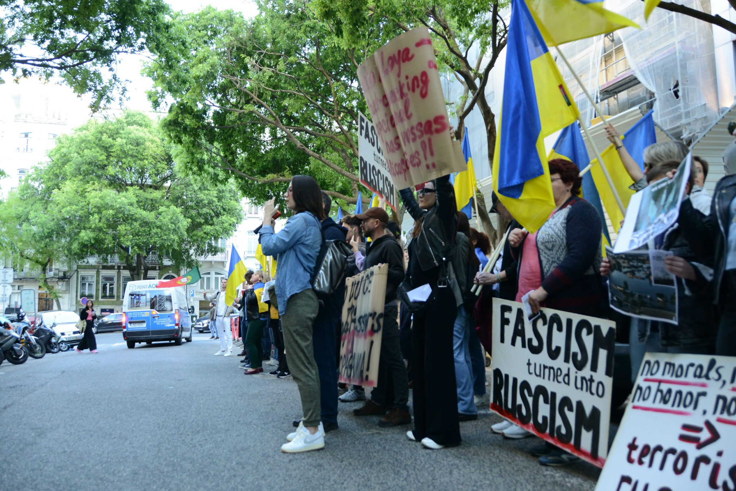 Протести українців у світі