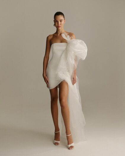 Фото к: Свадебные платья с бантами