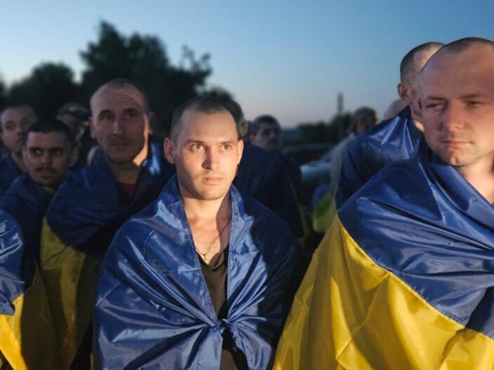 Дома — это Украина! Еще 90 украинцев вернулись из российского плена
