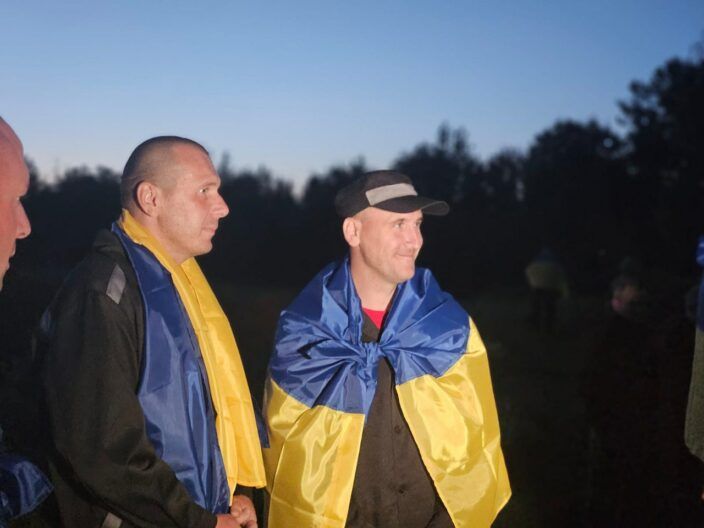 Дома — это Украина! Еще 90 украинцев вернулись из российского плена