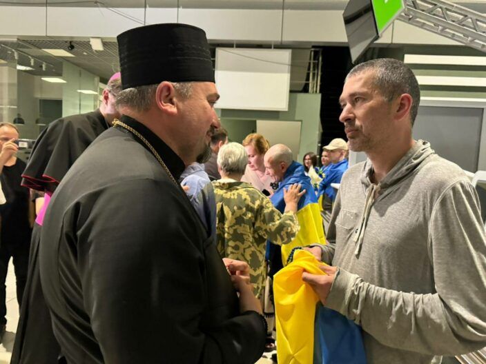 Из российского плена вернули 10 гражданских украинцев. Среди них заместитель председателя Меджлиса