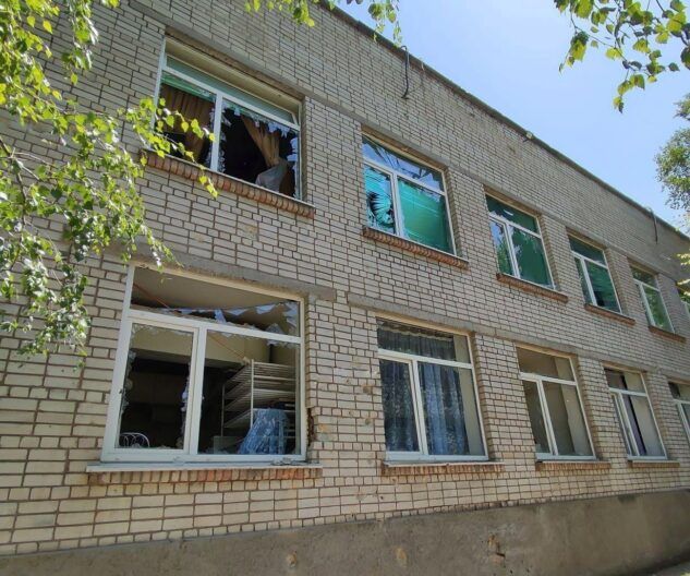 Много разрушений, раненые и погибшие. Россияне терроризируют Никополь — последние новости удар по никополю