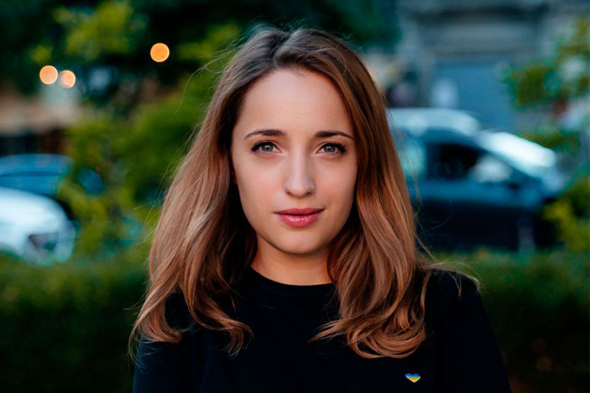 Яна Брензей про блогерів