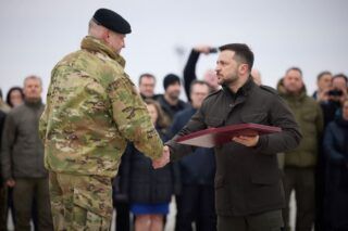 звання герой україни пільги та виплати