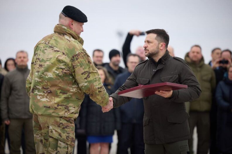 звання герой україни пільги та виплати