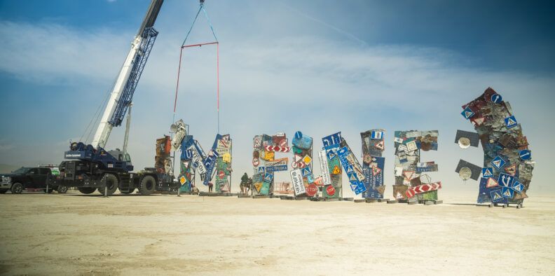 10 тонн войны: Украина презентует инсталяцию на Burning man 2024