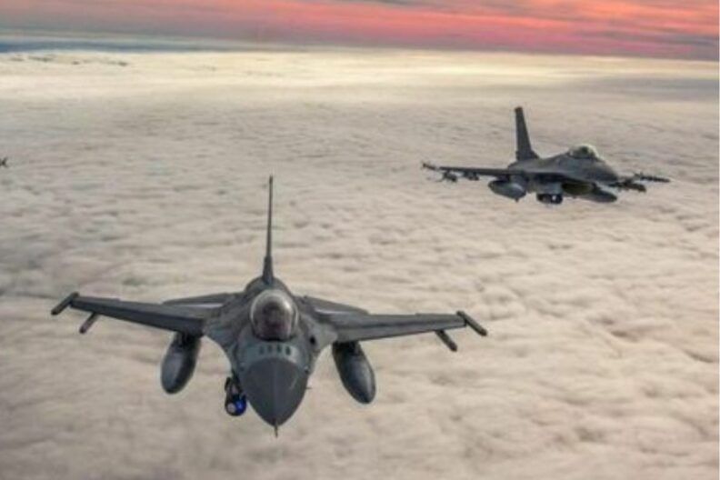 F16